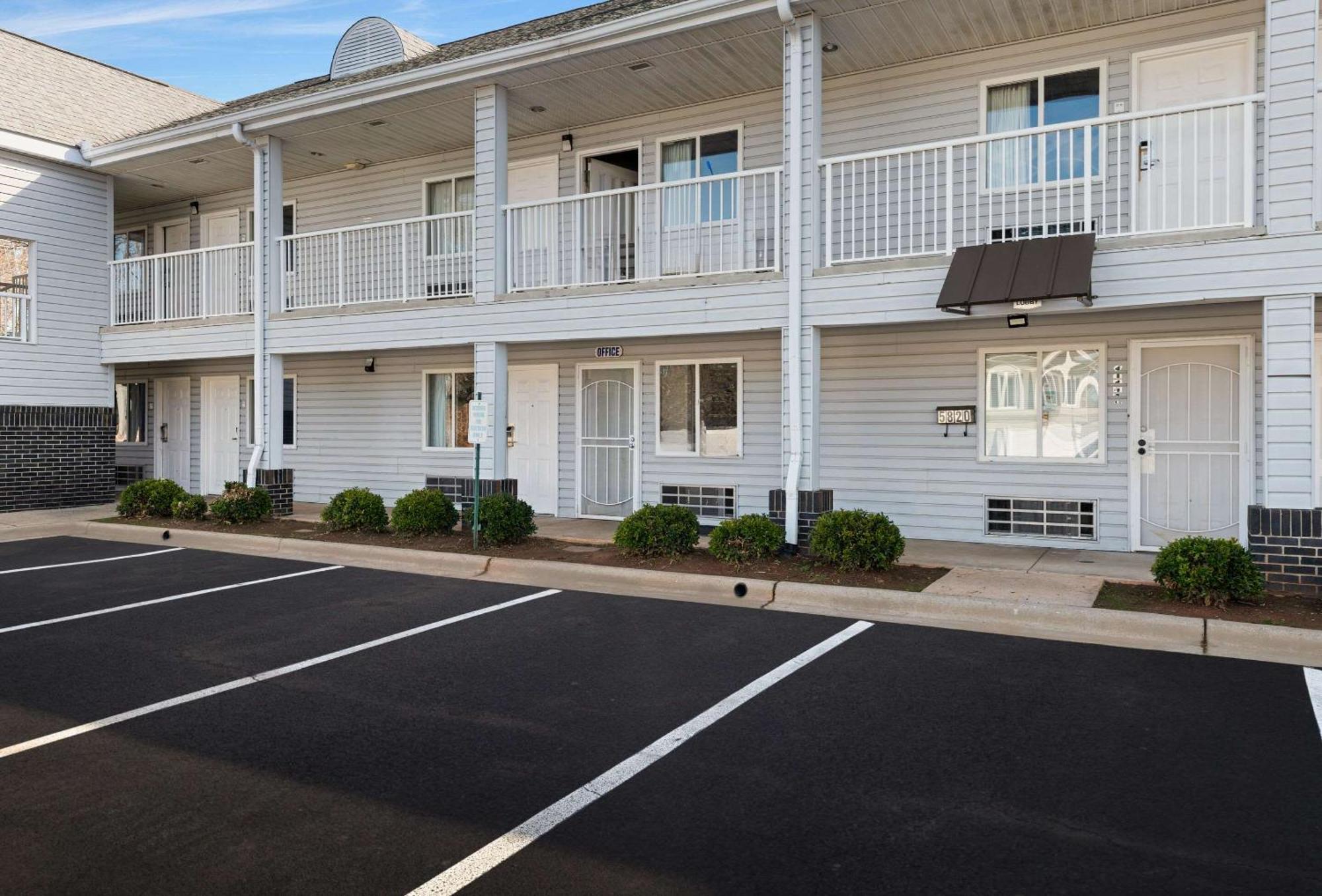 Rodeway Inn Charlotte Exterior foto